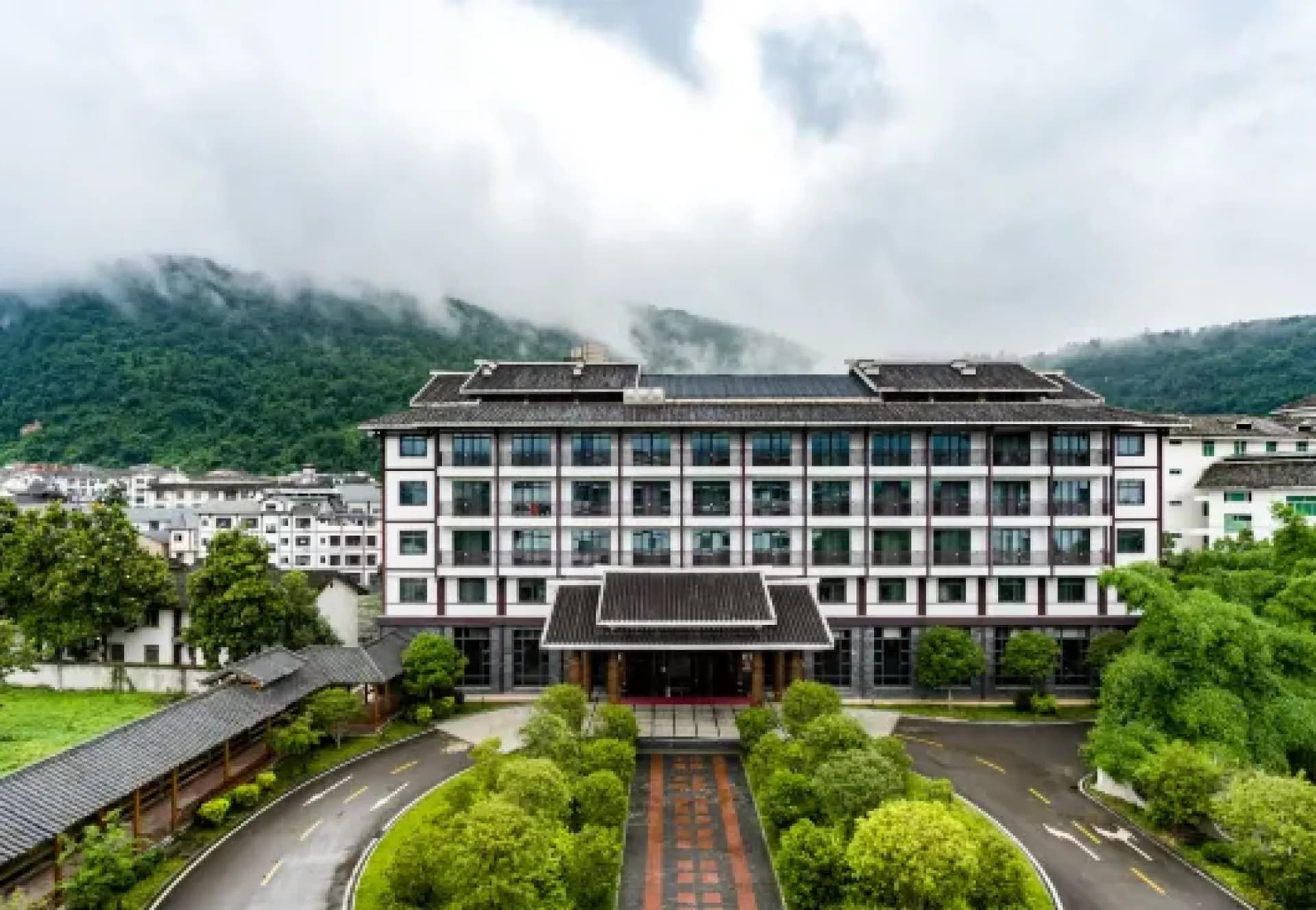 Best Western Plus Qingxinyuan Hotel