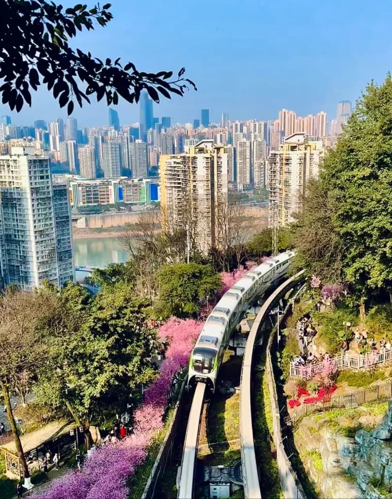 Day 2 — Light Rail Scenic Ride · Shancheng Lane · 18 Steps District · Jiefangbei Street