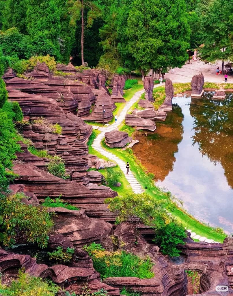 Day 3 — Red-Rock Forest · Furong Ancient Town