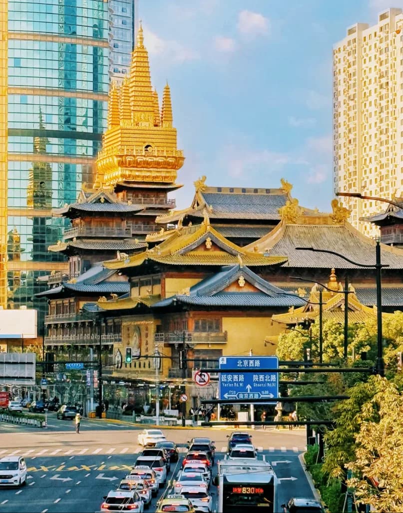 Day 2 — Jing'an Temple · The Louis Shanghai · Nanjing Road · City God Temple · Yu Garden Mall & The Bund Night View
