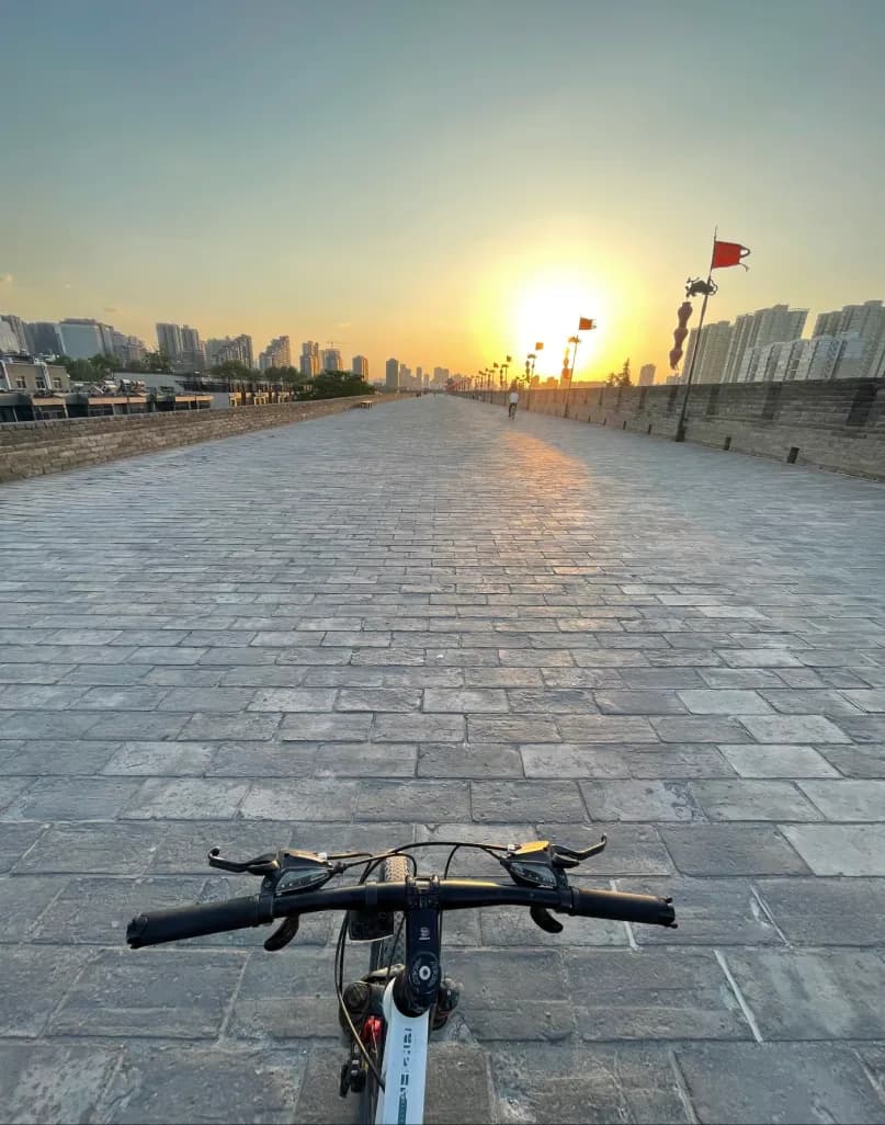Day 2 — Xi'an City Wall · Bell Tower · Shanxi History Museum · Daci'en Temple · Big Wild Goose Pagoda · Huimin Street