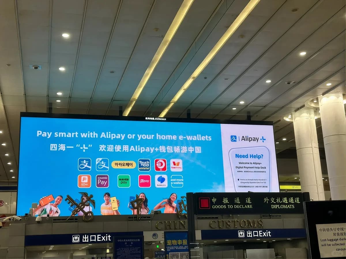 Paying in China: Pick a Wallet Before You Land, Keep Cash