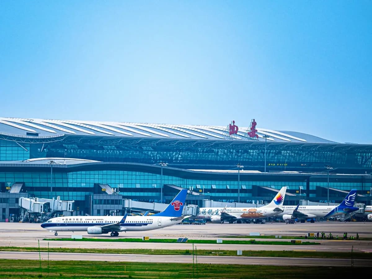 Xianyang Airport China: Arrive T5, Stay in the City