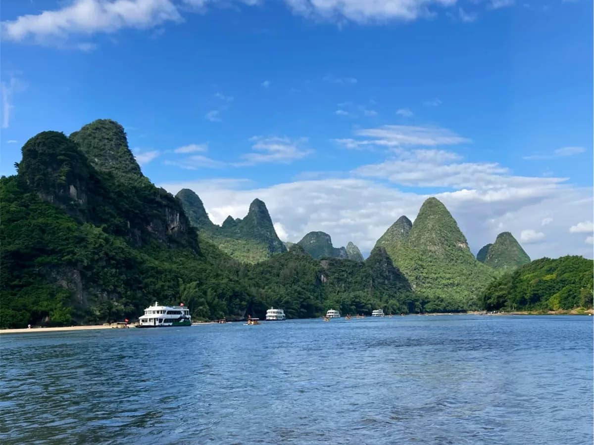 Guilin 4 Days 3 Nights Tour: City, Longji, and Two Yangshuo Nights