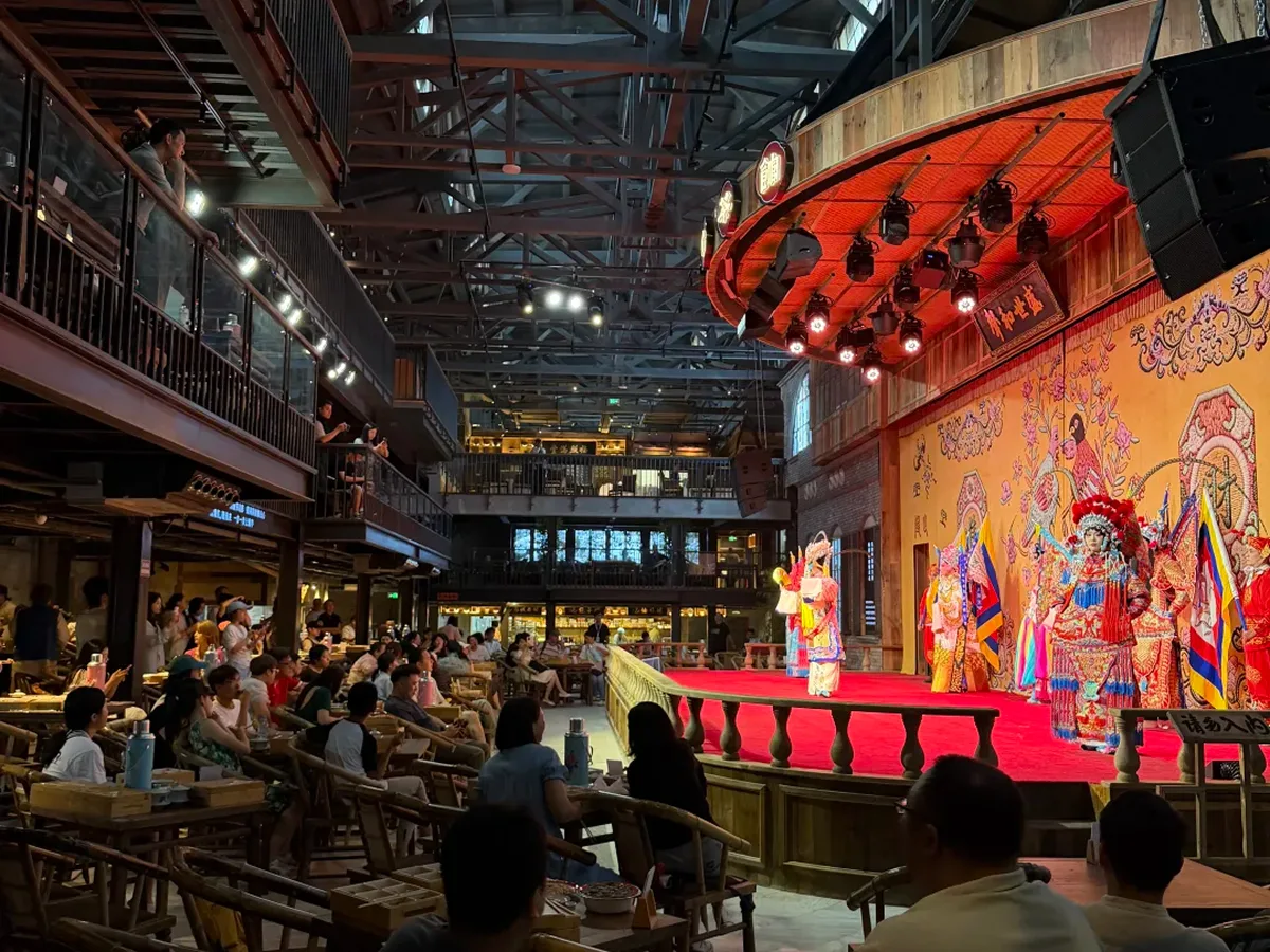 Drinking tea and watching a play in a Chengdu teahouse