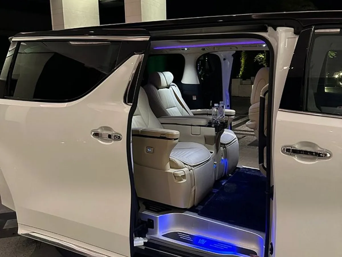 Private pick-up and drop-off for a China tour